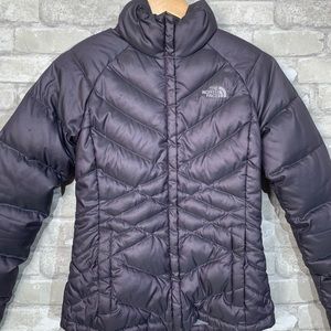 THE NORTH FACE 550 GOOSE DOWN FEATHER FILLED PUFFER JACKET. METALLIC LAVENDER.